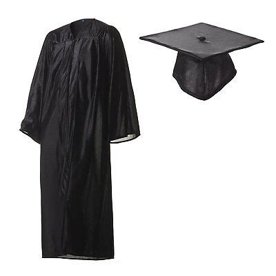 Black in the occult - Cap and gown